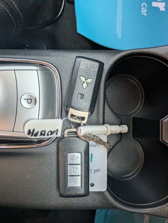 Mitsubishi Outlander 2.0H 12Kwh Gx4h Suv Plug-in Hybrid Cvt Black #26