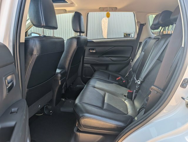 Mitsubishi Outlander 2.0H 12Kwh Gx4h Suv Plug-in Hybrid Cvt Black #33