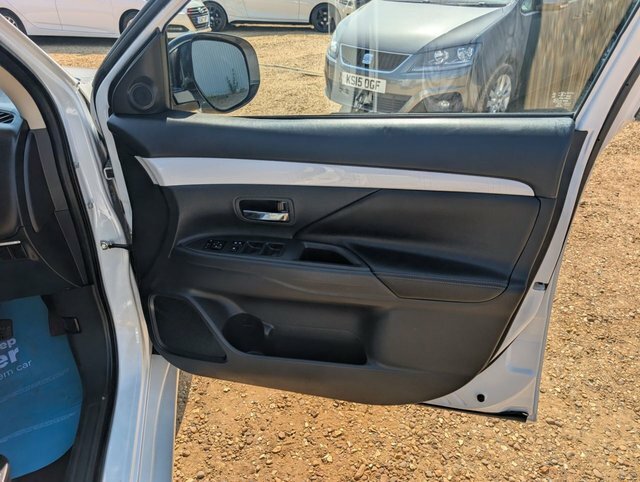 Mitsubishi Outlander 2.0H 12Kwh Gx4h Suv Plug-in Hybrid Cvt Black #13