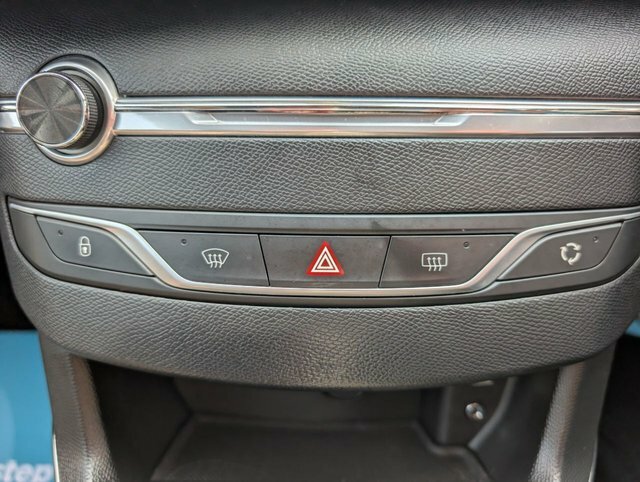 Peugeot 308 Hatchback Red #33