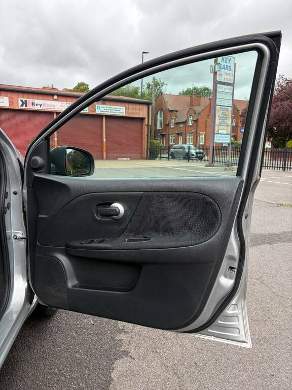 Nissan Note 2009 Nissan Notenbsp1.6 16V Visia Euro 4 Silver #27