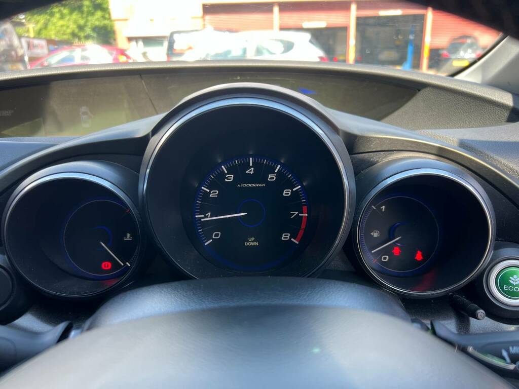 Honda Civic 1.8 I-vtec Sport Navi 140 Bhp White #22
