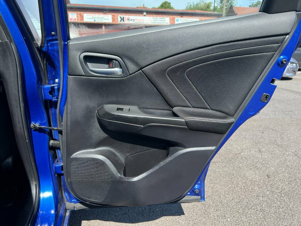Honda Civic 1.8 I-vtec Sport Navi 140 Bhp White #14