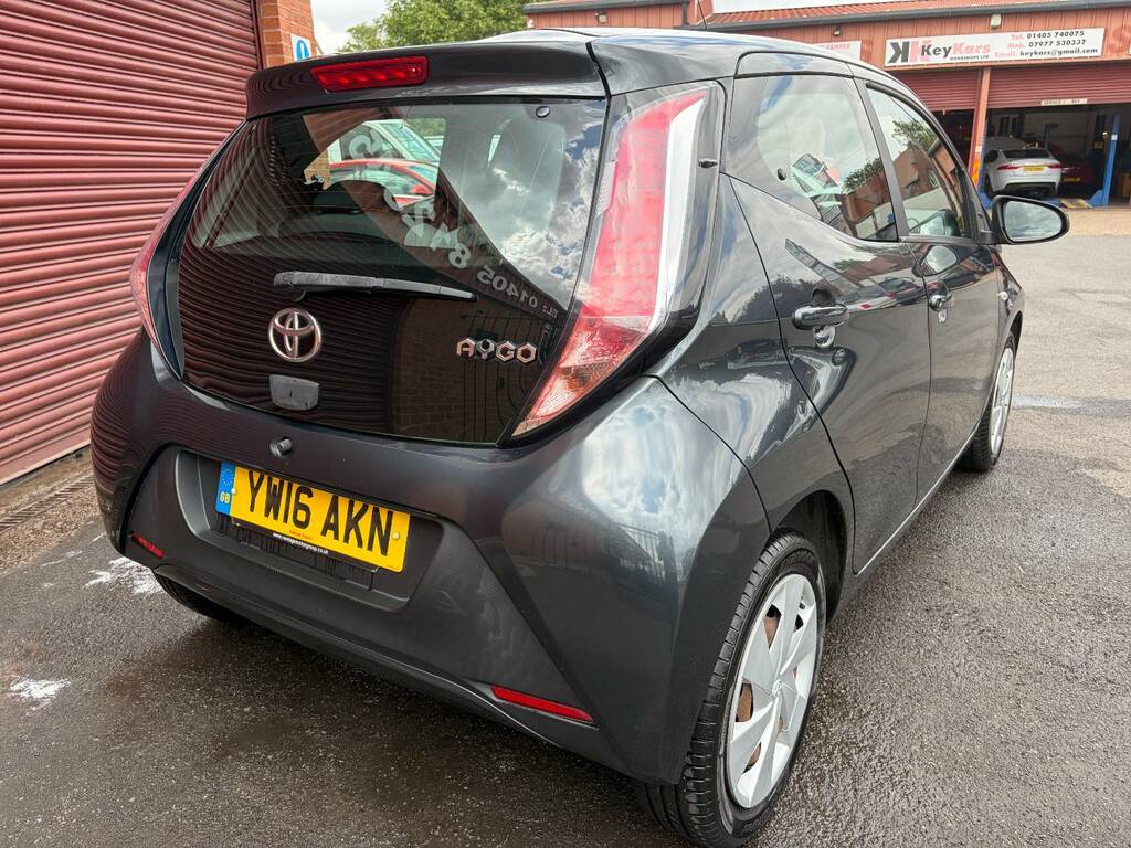 Toyota Aygo Hatchback Blue #8