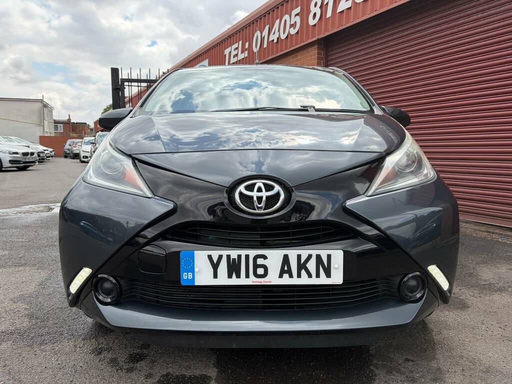 Toyota Aygo 1.0 Vvt-i X-play Grey #2