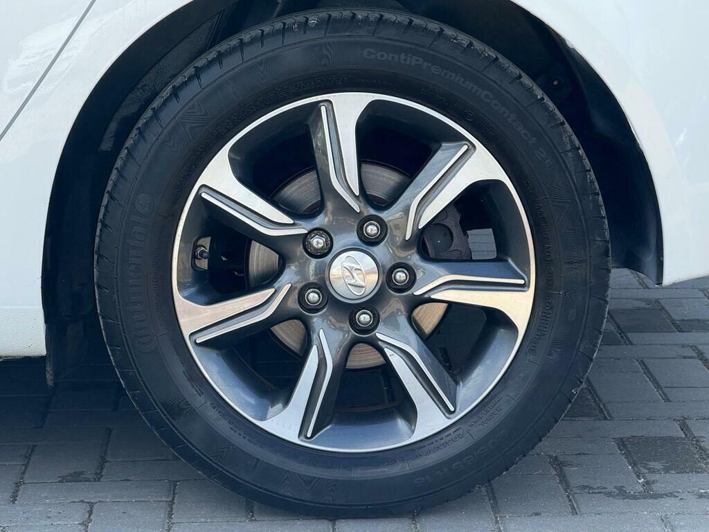 Hyundai Ix20 1.6 Se Hatchback Euro 6 125 Ps Red #12
