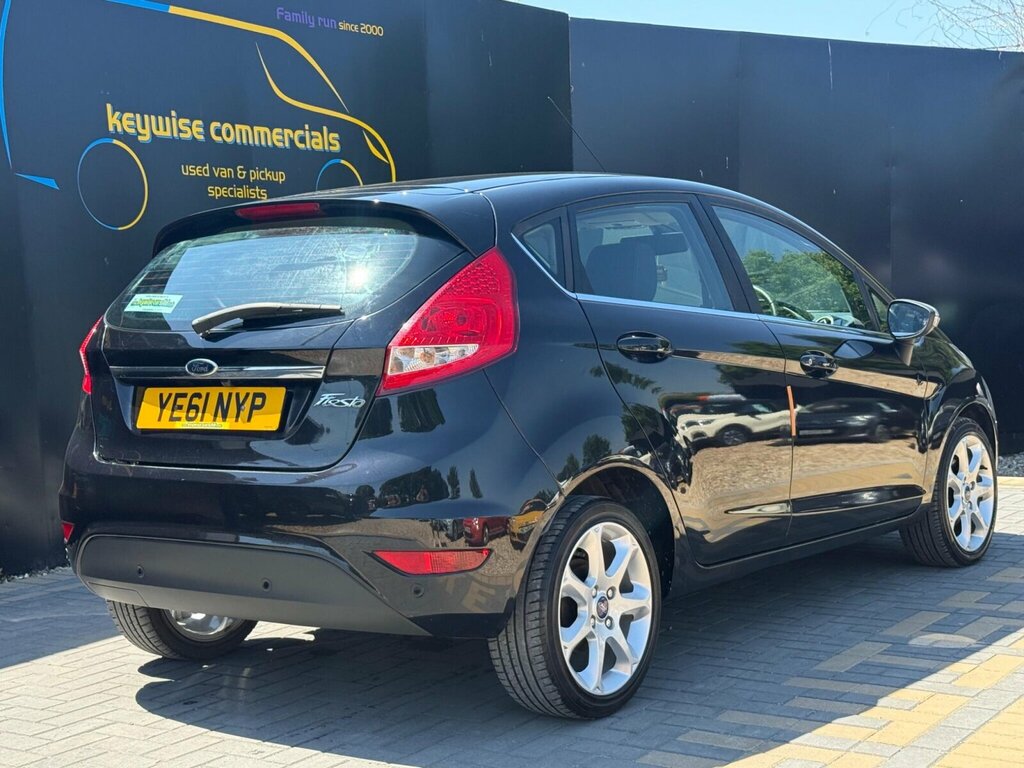 Ford Fiesta 1.25 Centura Black #5