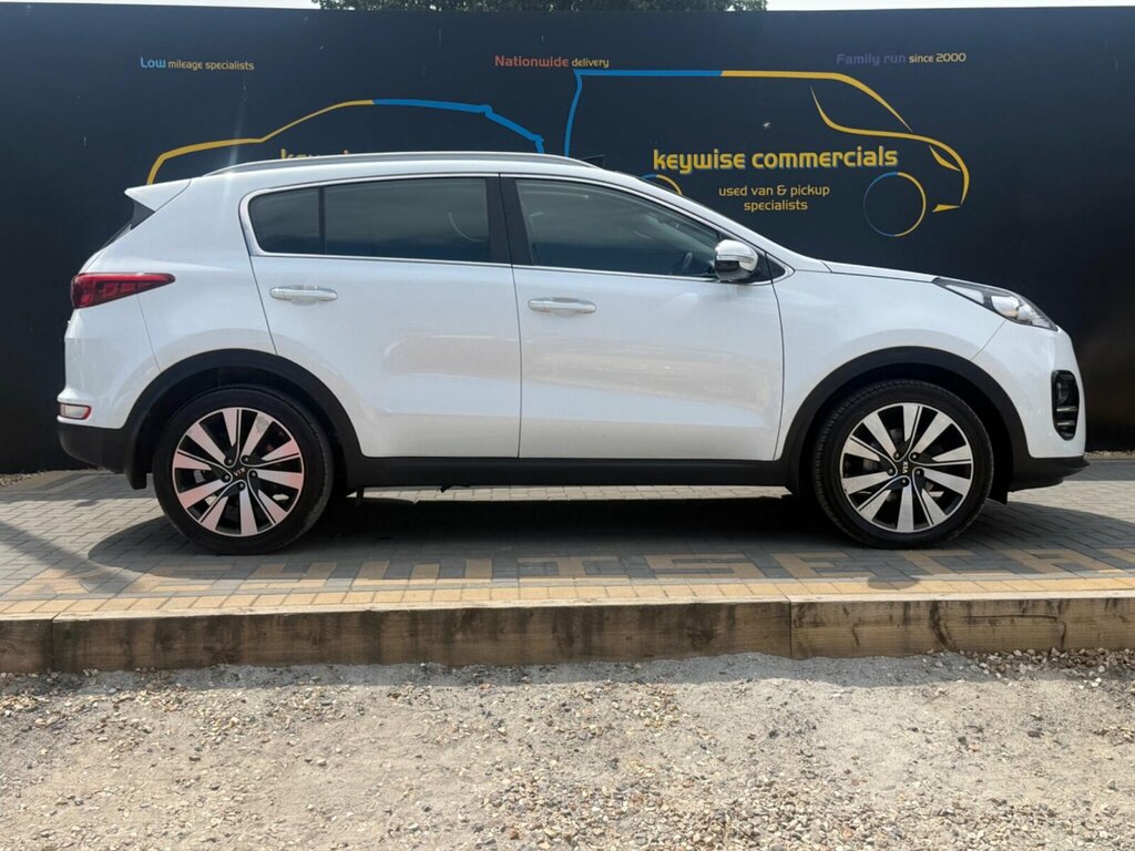 Kia Sportage 1.7 Crdi 3 Euro 6 Ss White #6