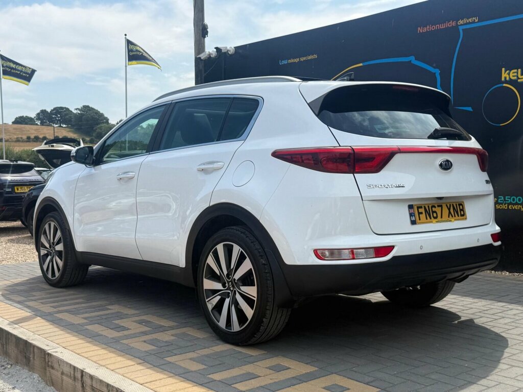 Kia Sportage 1.7 Crdi 3 Euro 6 Ss White #3