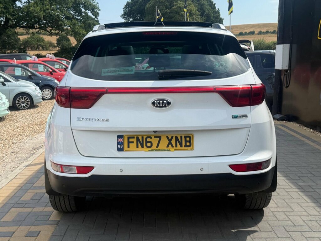 Kia Sportage 1.7 Crdi 3 Euro 6 Ss White #4