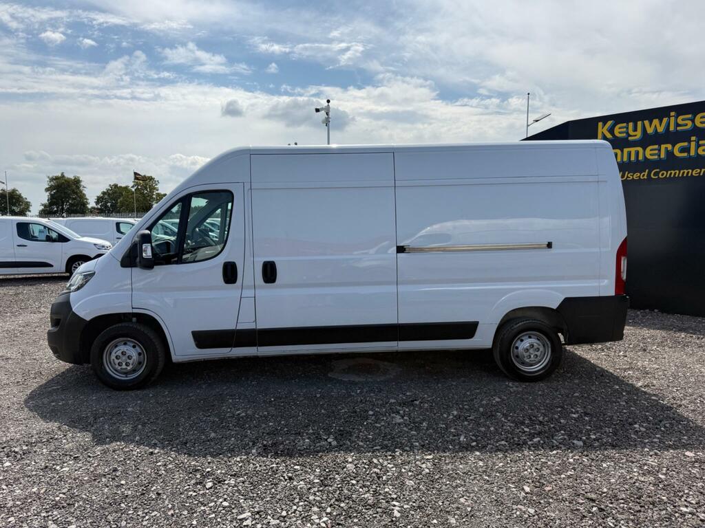 Peugeot Boxer 2.2 Bluehdi 335 Professional Premium L3 H2 Euro White #3