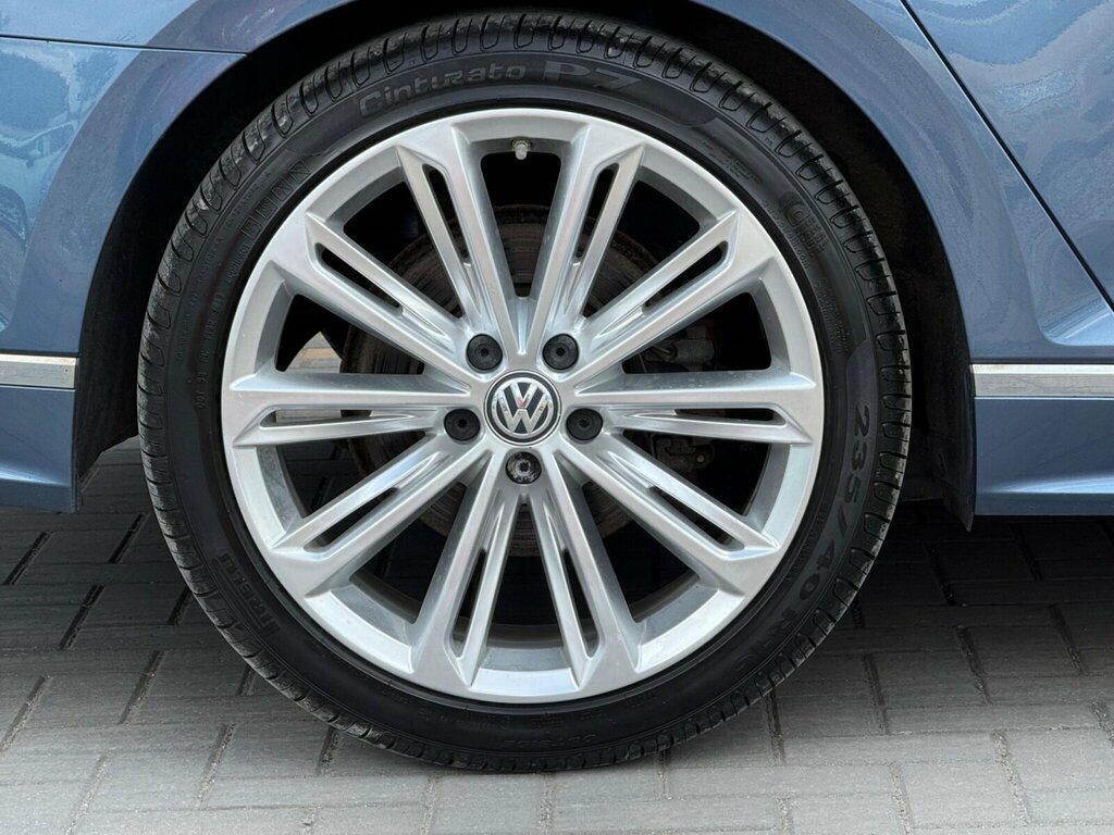 Volkswagen Passat Gt Blue #10