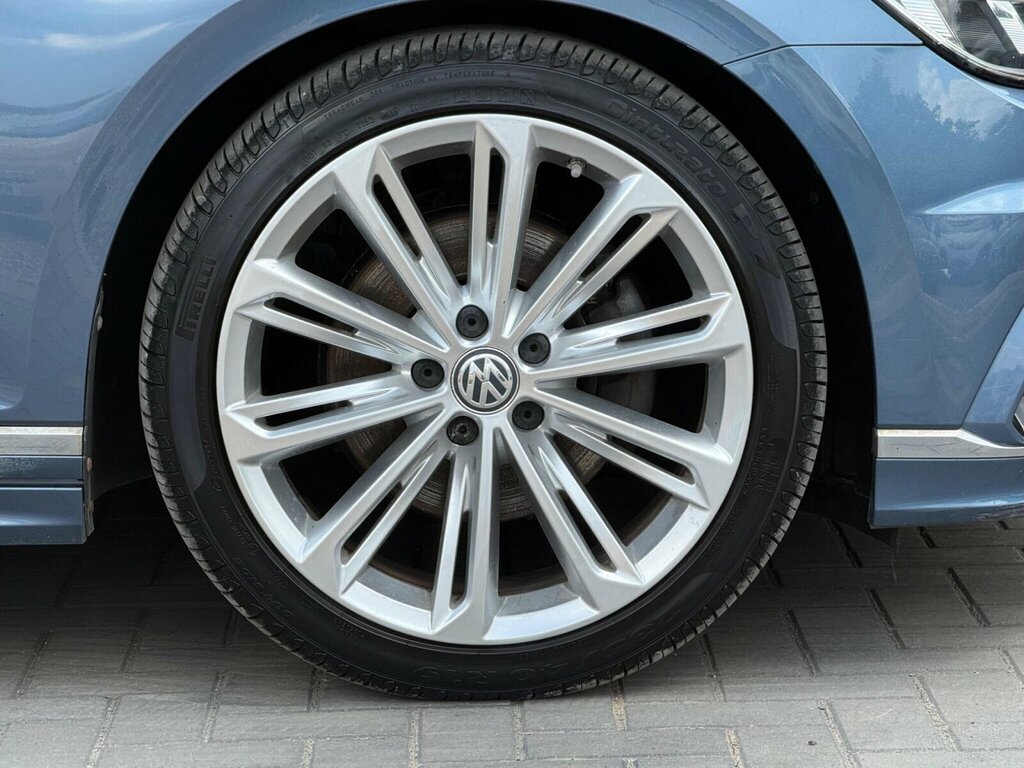 Volkswagen Passat Gt Blue #9