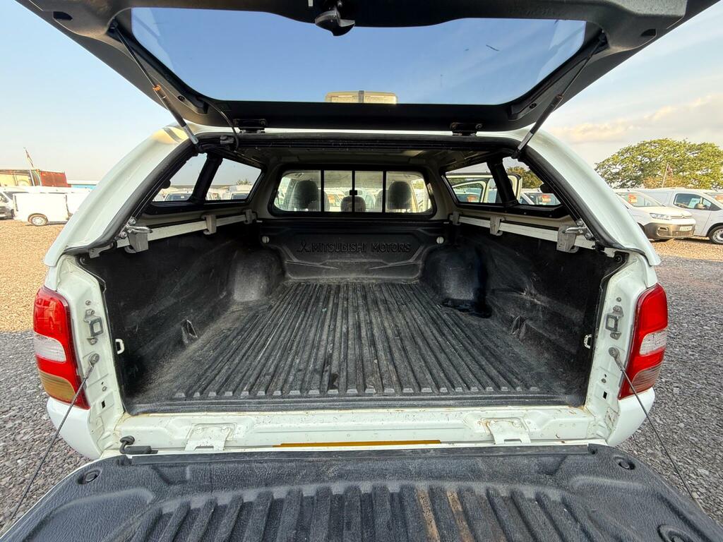 Mitsubishi L200 Di-d 4Wd Barbarian Dcb Blue #13