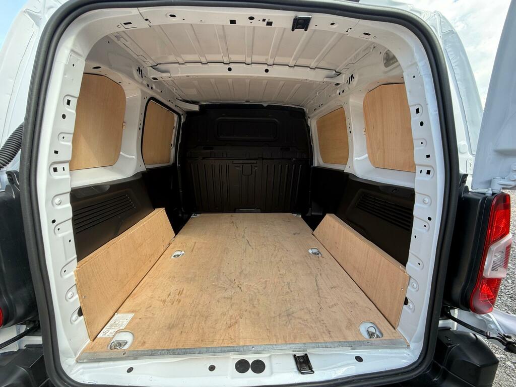 Vauxhall Combo 1.5 Turbo D 2300 Prime XL Panel Van 6Dr Man #15