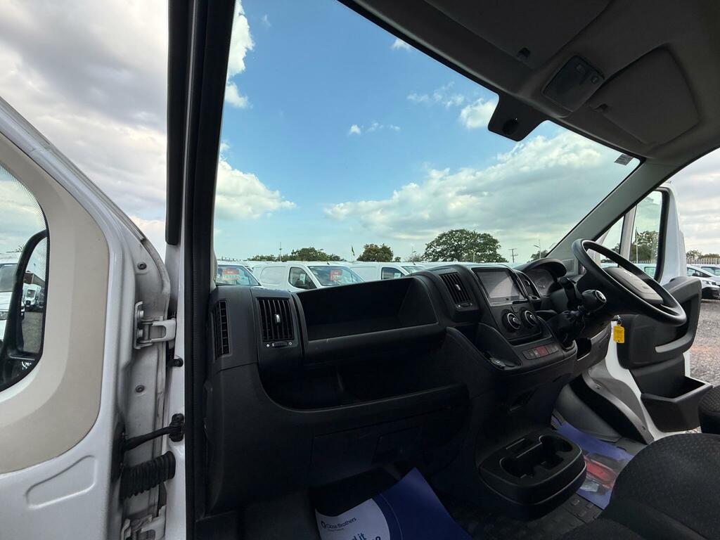 Peugeot Boxer Mpv White #15