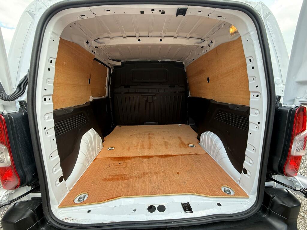 Vauxhall Combo Crg L2h1 2300 1.5 Tb D 100Ps Prime White #26