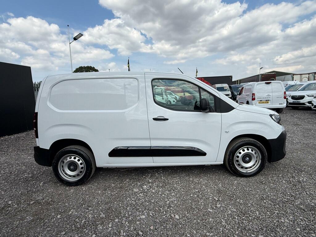 Vauxhall Combo Crg L2h1 2300 1.5 Tb D 100Ps Prime White #7