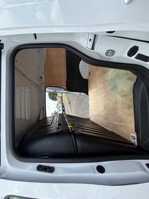 Peugeot Partner Asphalt White #24