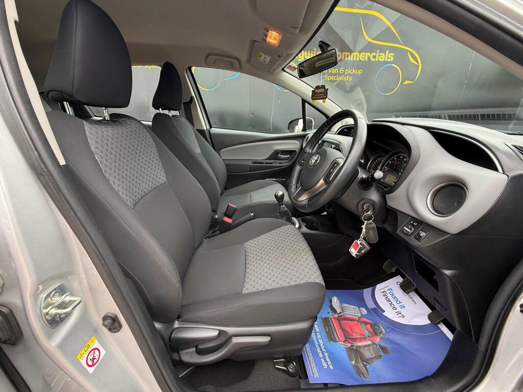 Toyota Yaris Hatchback Grey #13