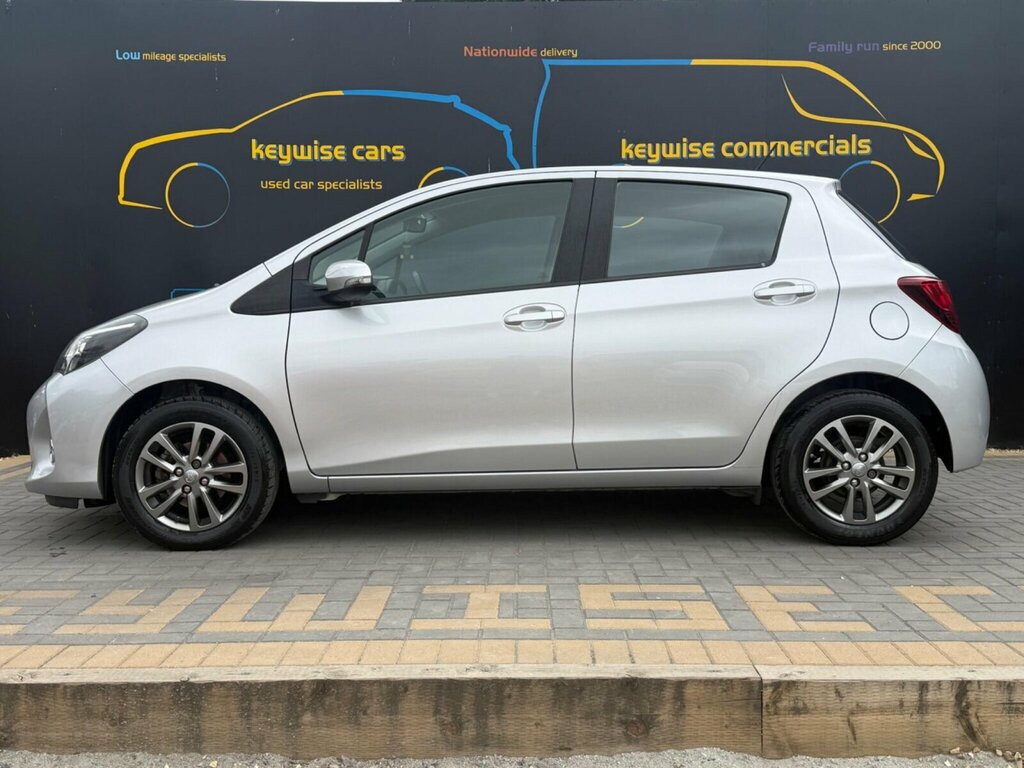 Toyota Yaris 1.33 Dual Vvt-i Icon Euro 5 Euro 5 Silver #2