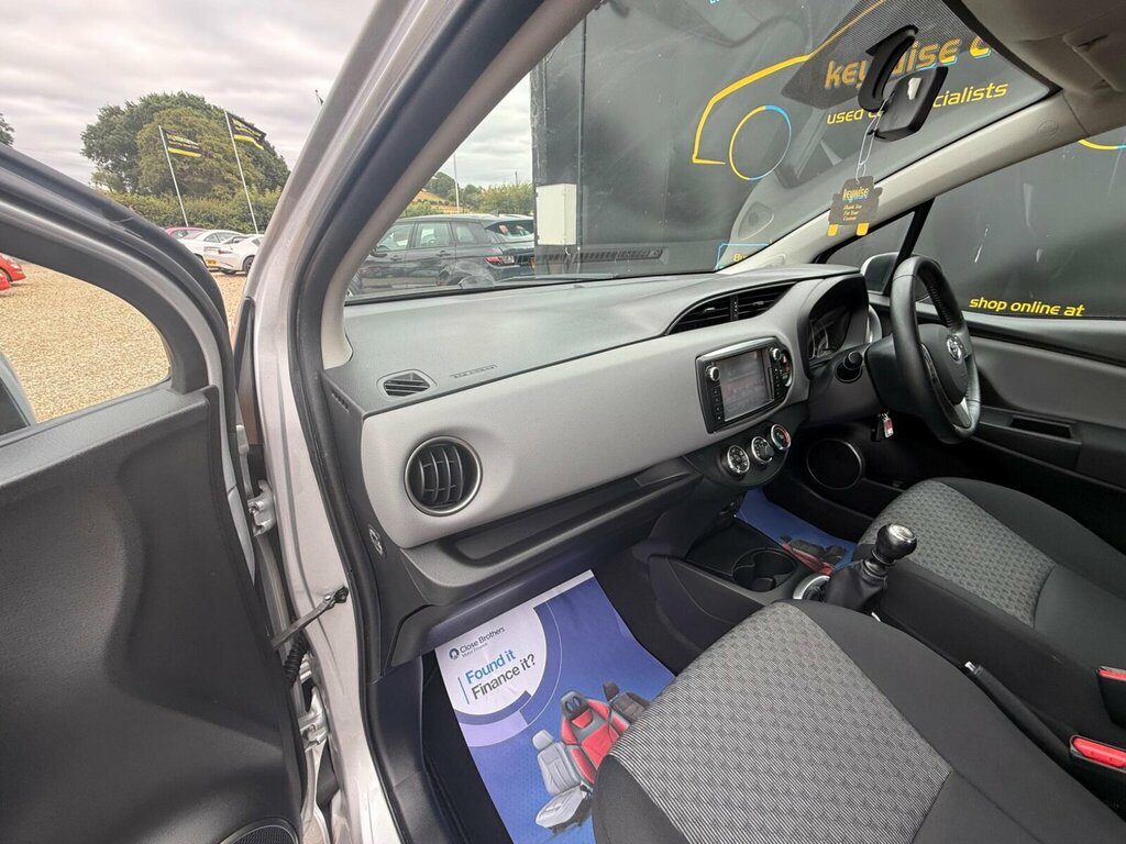 Toyota Yaris Hatchback Grey #18