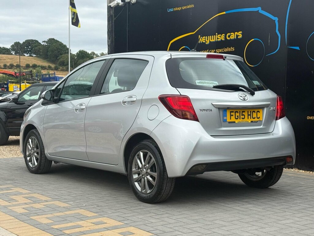 Toyota Yaris 1.33 Dual Vvt-i Icon Euro 5 Euro 5 Silver #3