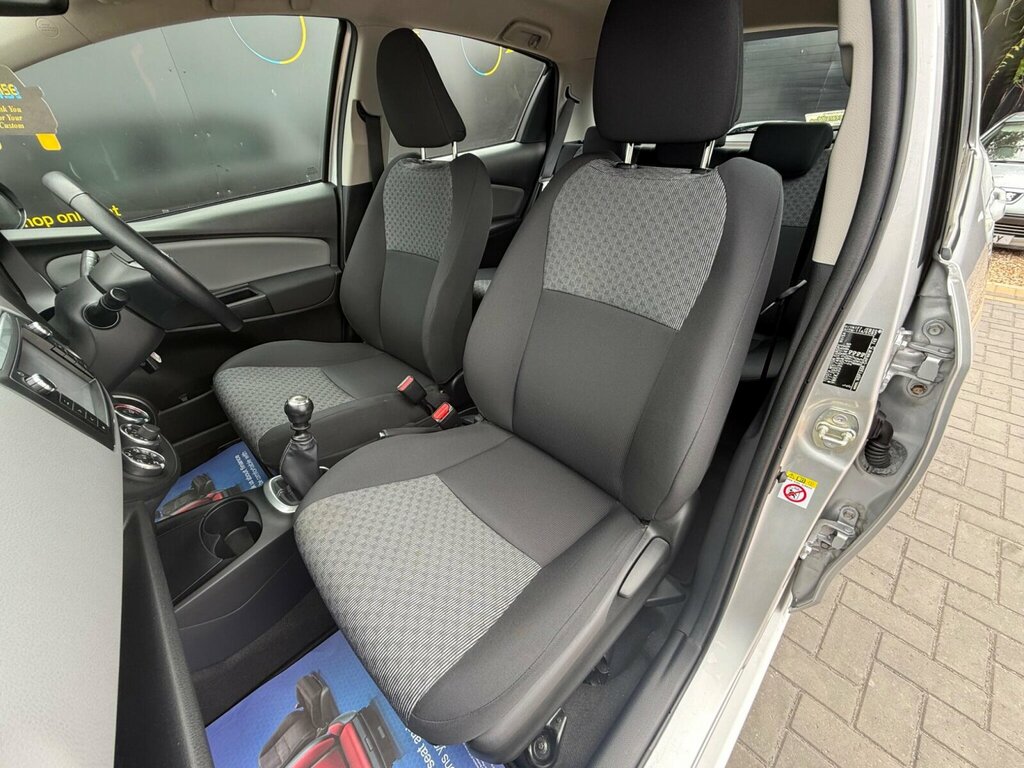 Toyota Yaris Hatchback Grey #19