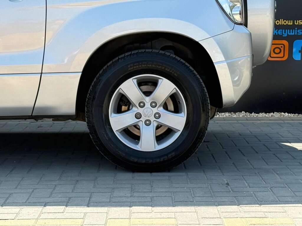 Suzuki Grand Vitara 1.6 Vvt Plus 105 Bhp Grey #10