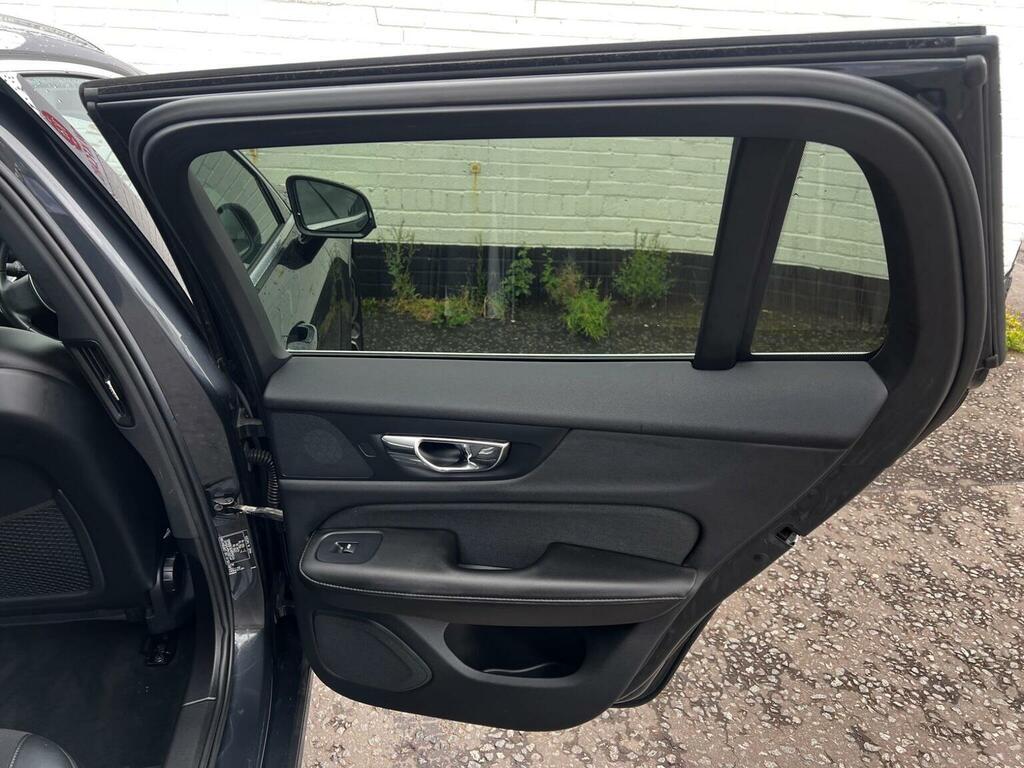 Volvo V60 D4 Momentum Navigation,lane Depart Alert Black #15