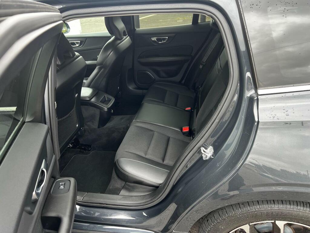 Volvo V60 D4 Momentum Navigation,lane Depart Alert Black #18