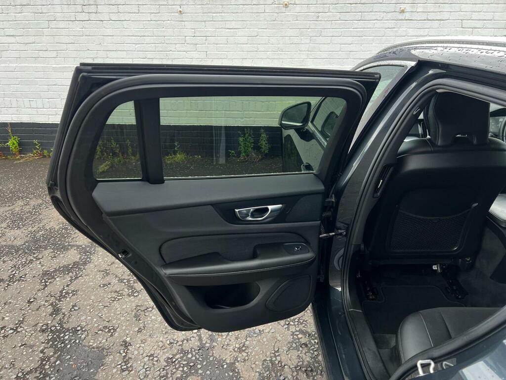 Volvo V60 D4 Momentum Navigation,lane Depart Alert Black #16
