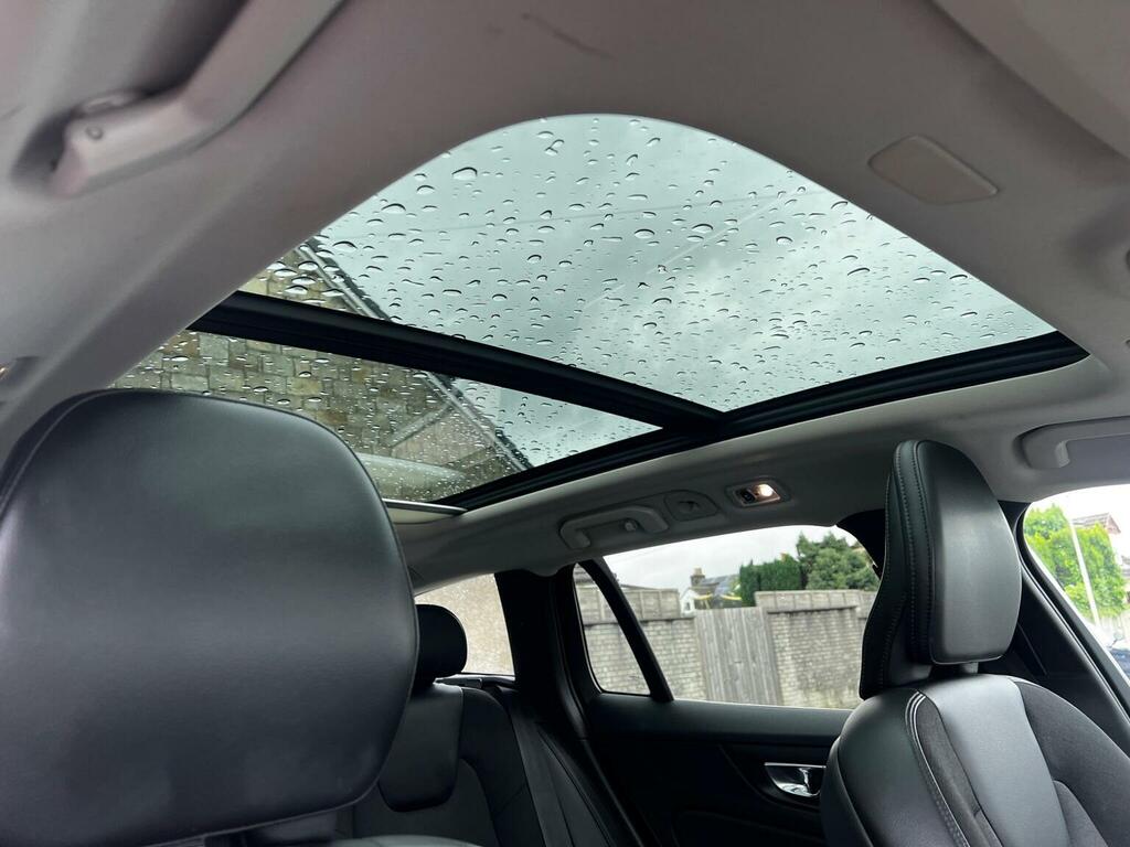 Volvo V60 D4 Momentum Navigation,lane Depart Alert Black #27