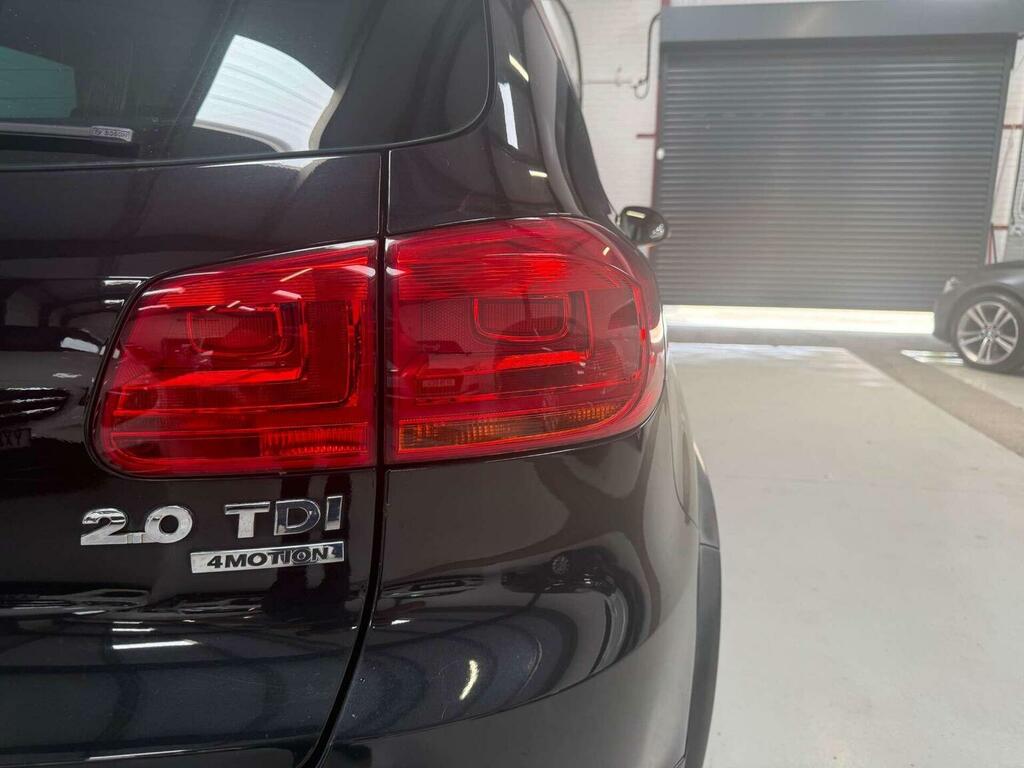 Volkswagen Tiguan  White #12