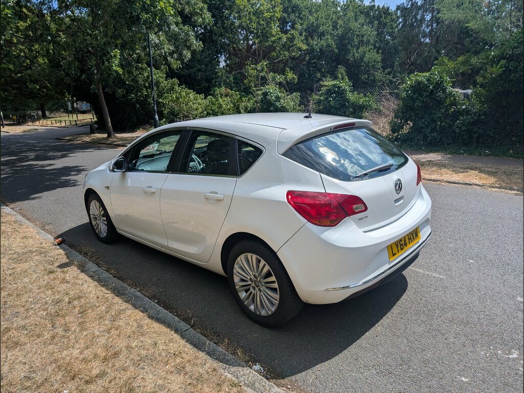 Vauxhall Astra 1.4 16V Excite Hatchback Euro 5 White #5