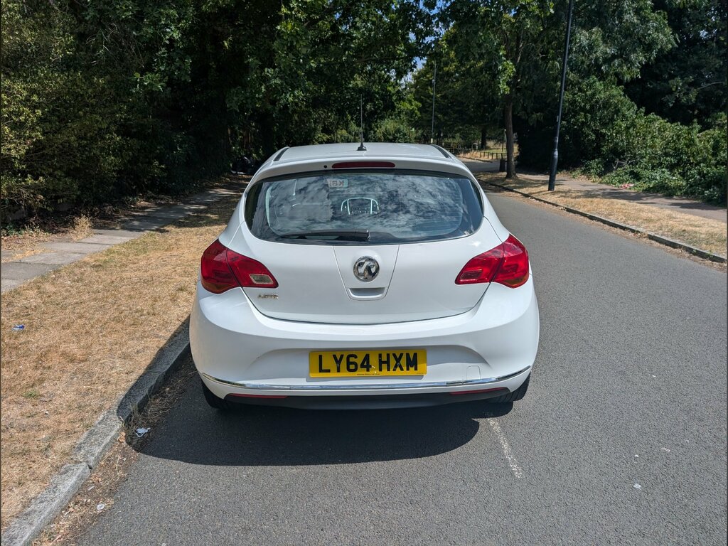 Vauxhall Astra 1.4 16V Excite Hatchback Euro 5 White #6