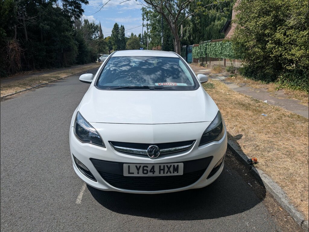 Vauxhall Astra 1.4 16V Excite Hatchback Euro 5 White #2
