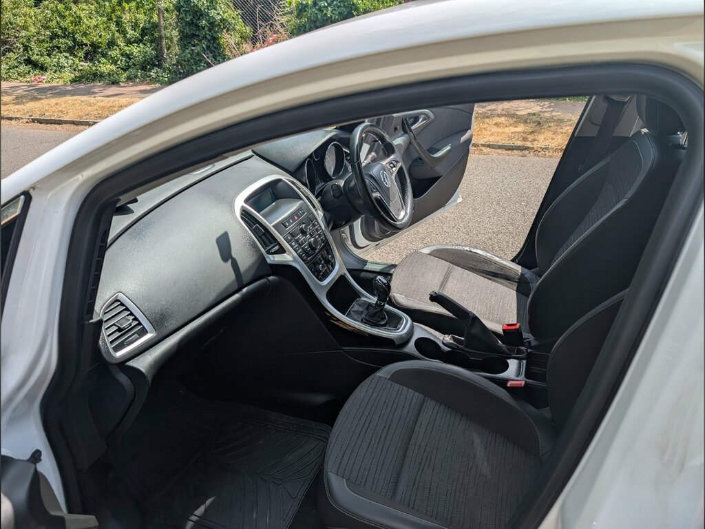 Vauxhall Astra 1.6I 16V Limited Edition White #12