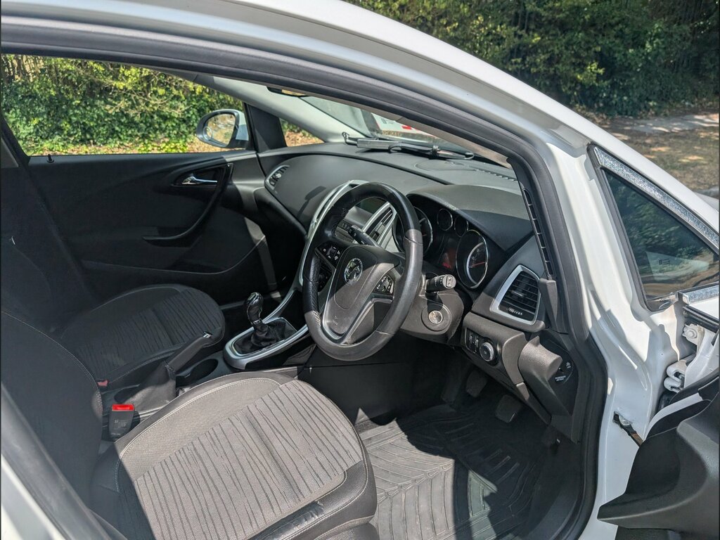 Vauxhall Astra 1.6I 16V Limited Edition White #9