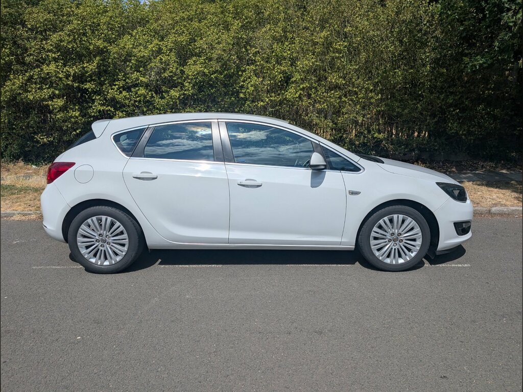 Vauxhall Astra 1.6I 16V Limited Edition White #8