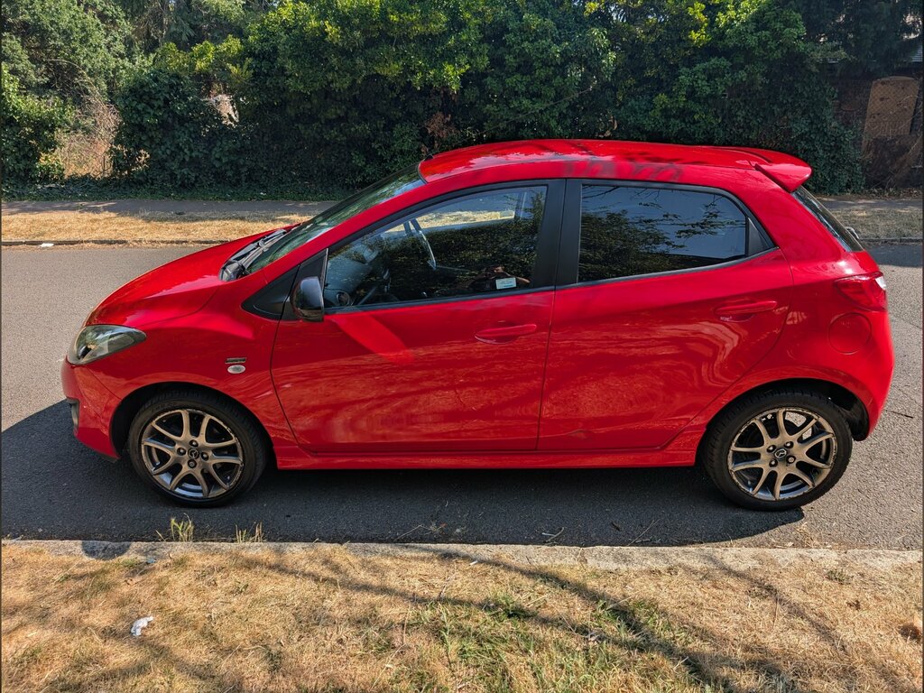 Mazda 2 1.3 Venture Hatchback Euro 5 84 Red #4