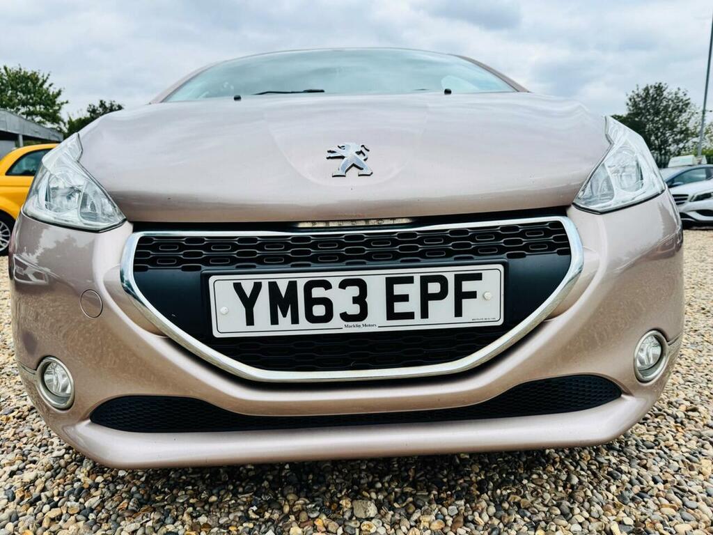 Peugeot 208 1.2 Vti Active Euro 5 Pink #2