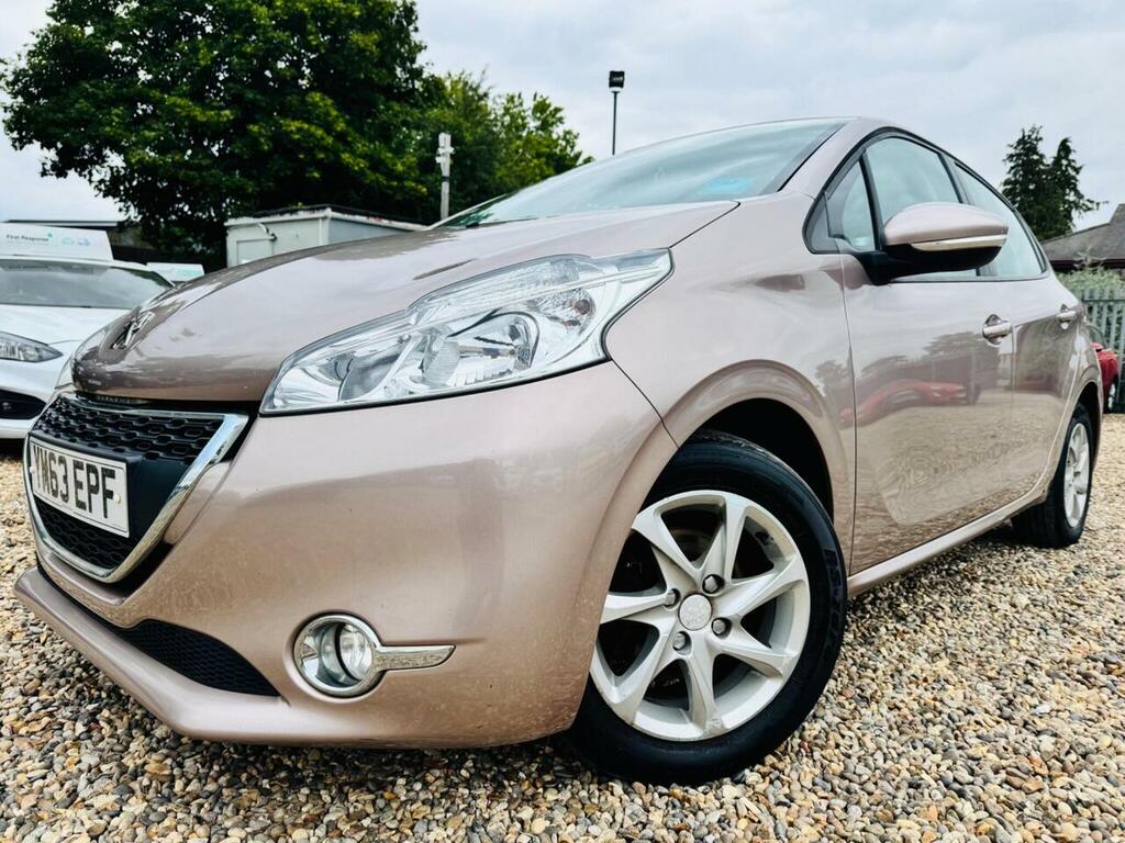 Peugeot 208 1.2 Vti Active Euro 5 Pink #3