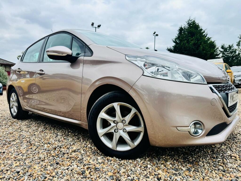 Peugeot 208 1.2 Vti Active Euro 5 Pink