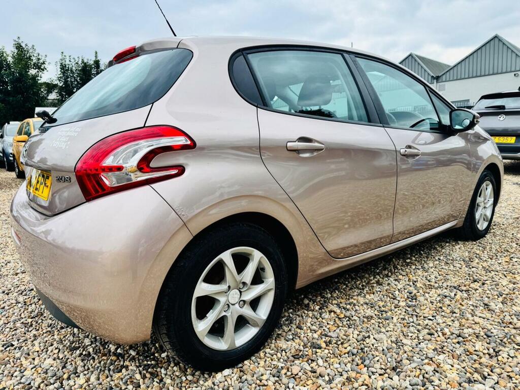 Peugeot 208 Hatchback Red #11