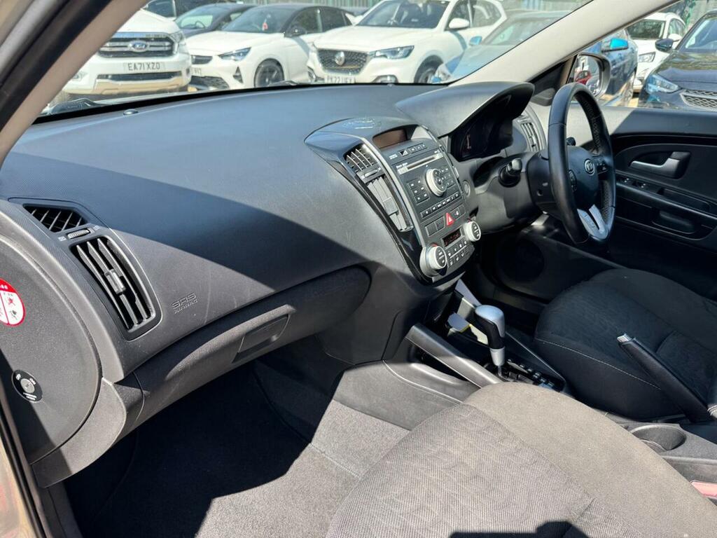 Kia Ceed Estate 1.6 Crdi 2 Estate 2010 Black #13