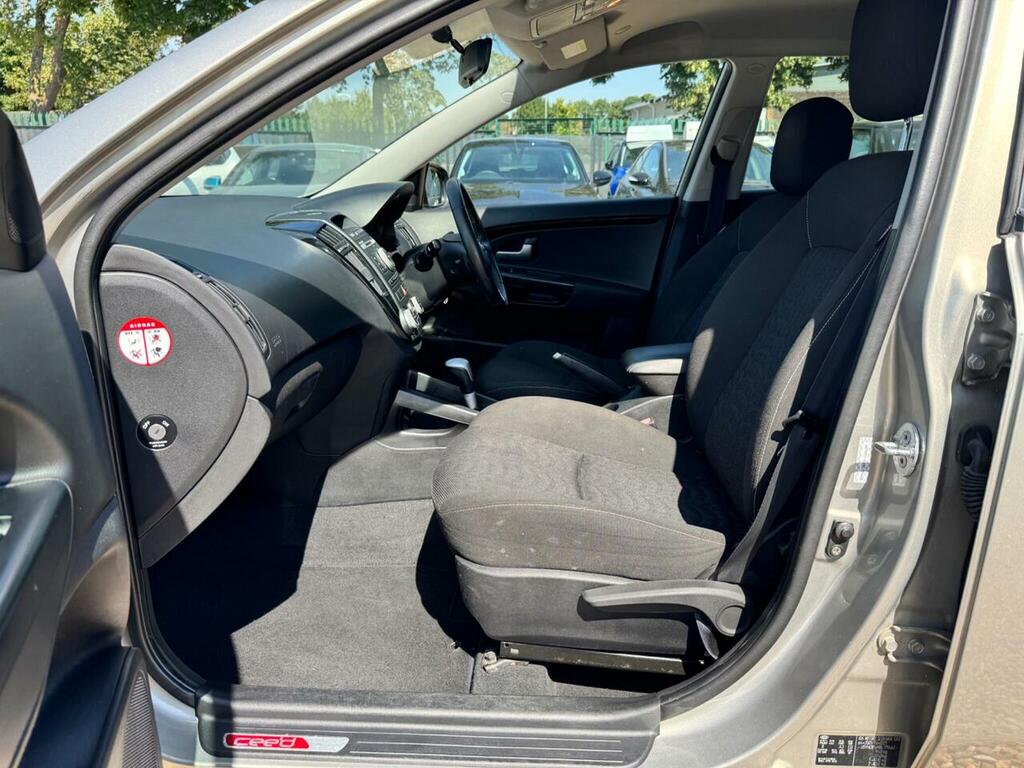 Kia Ceed Estate 1.6 Crdi 2 Estate 2010 Black #35