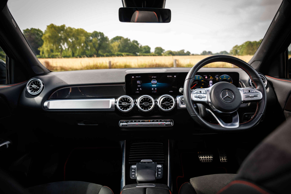 Mercedes-Benz GLB Class Glb220d Amg Line Night Edition Premium Plus Suv  #3