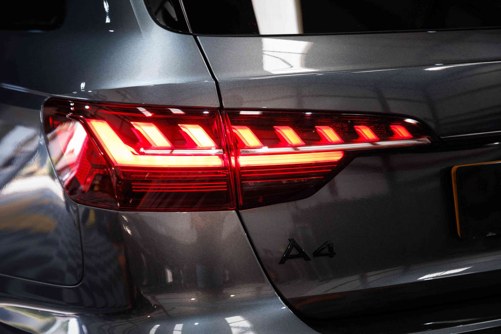 Audi A4 Avant 2.0 Tdi 177 Black Edition Plus Grey #20