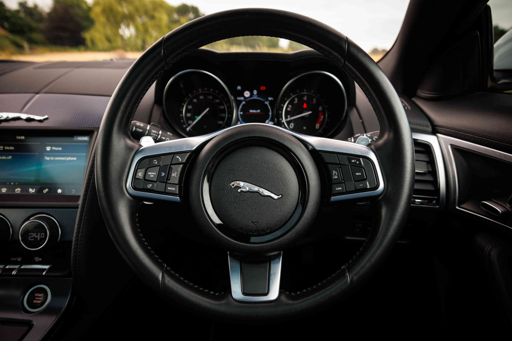 Jaguar F-Type 3.0 Supercharged V6 R-dynamic Red #25